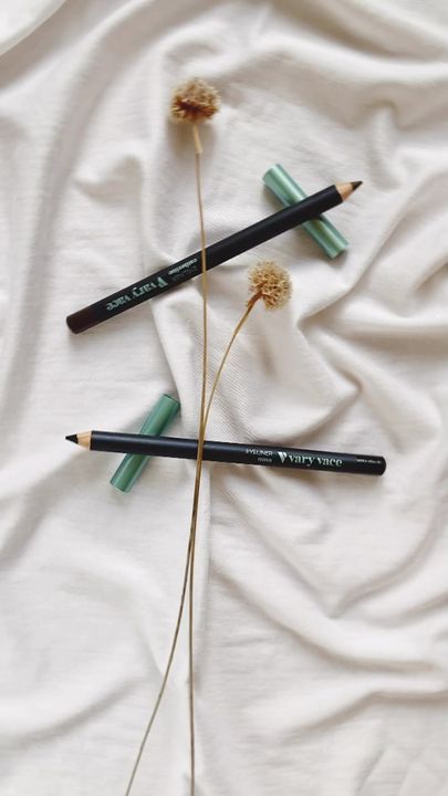 Eyeliner / Kajal; plastikfrei, leicht zu verblenden für z.B. Smokey Eyes, starke Pigmentierung,  made in Germany vegan, weiche und pflegende Textur, zertifizierte Naturkomsetik made in Germany,